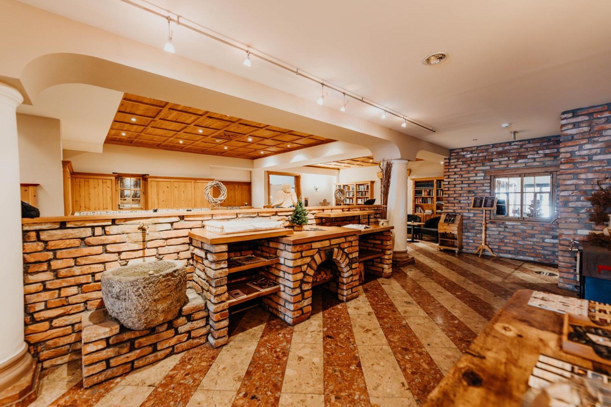 Post Seefeld - Wellnesshotel Tirol Зефельд-ін-Тіроль Екстер'єр фото